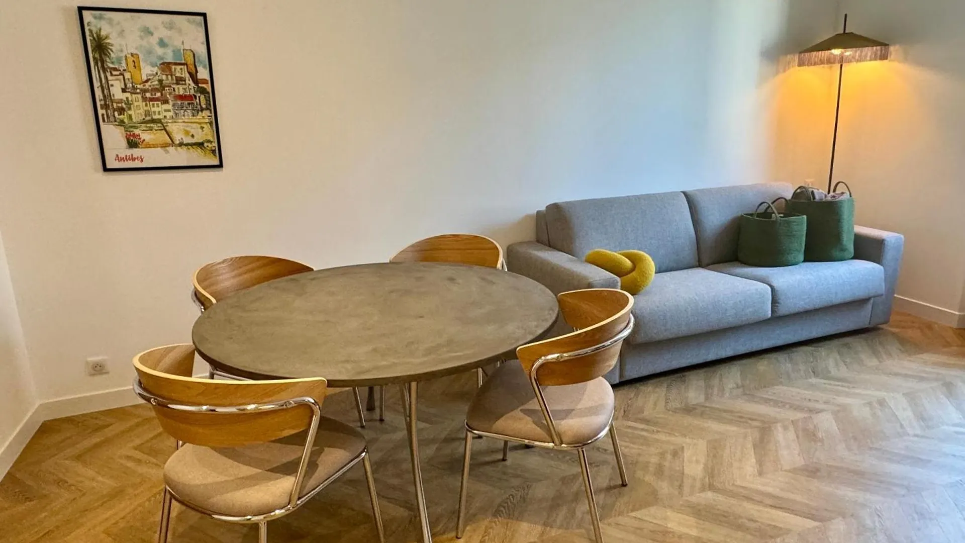 Appartement Retro Dans Le Centre Antibes 0*,  France